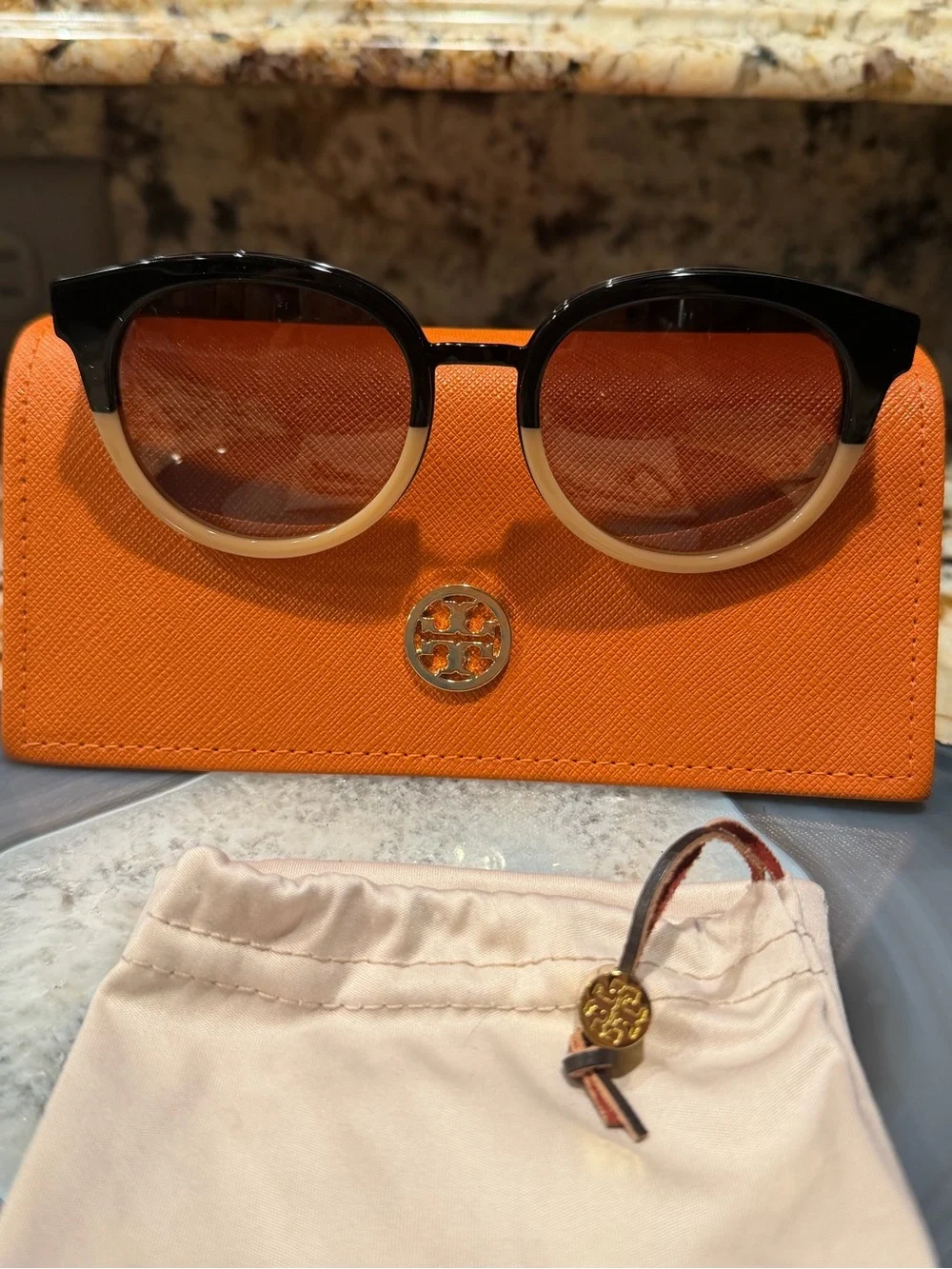 Tory Burch Two-Tone Black & Beige Round Sunglasses with Orange Case NWOT